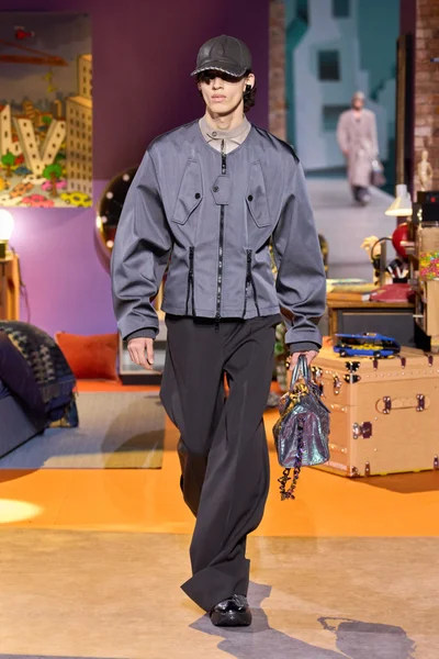 Look 14
